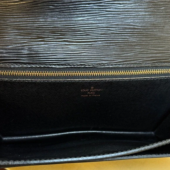 Louis Vuitton Black Epi Leather Sellier Dragonne Clutch Wristlet w/dust bag - Picture 5 of 10